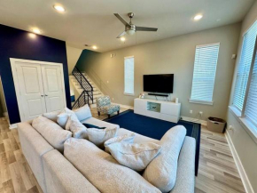 Luxury 3br 3 ba home with smart TVs, 3 floors and stunning views